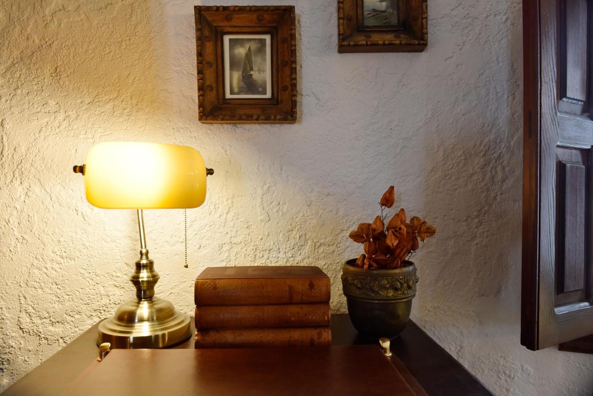 Anastasia'S Windmill And Anastasia'S Studio Plaka  Extérieur photo