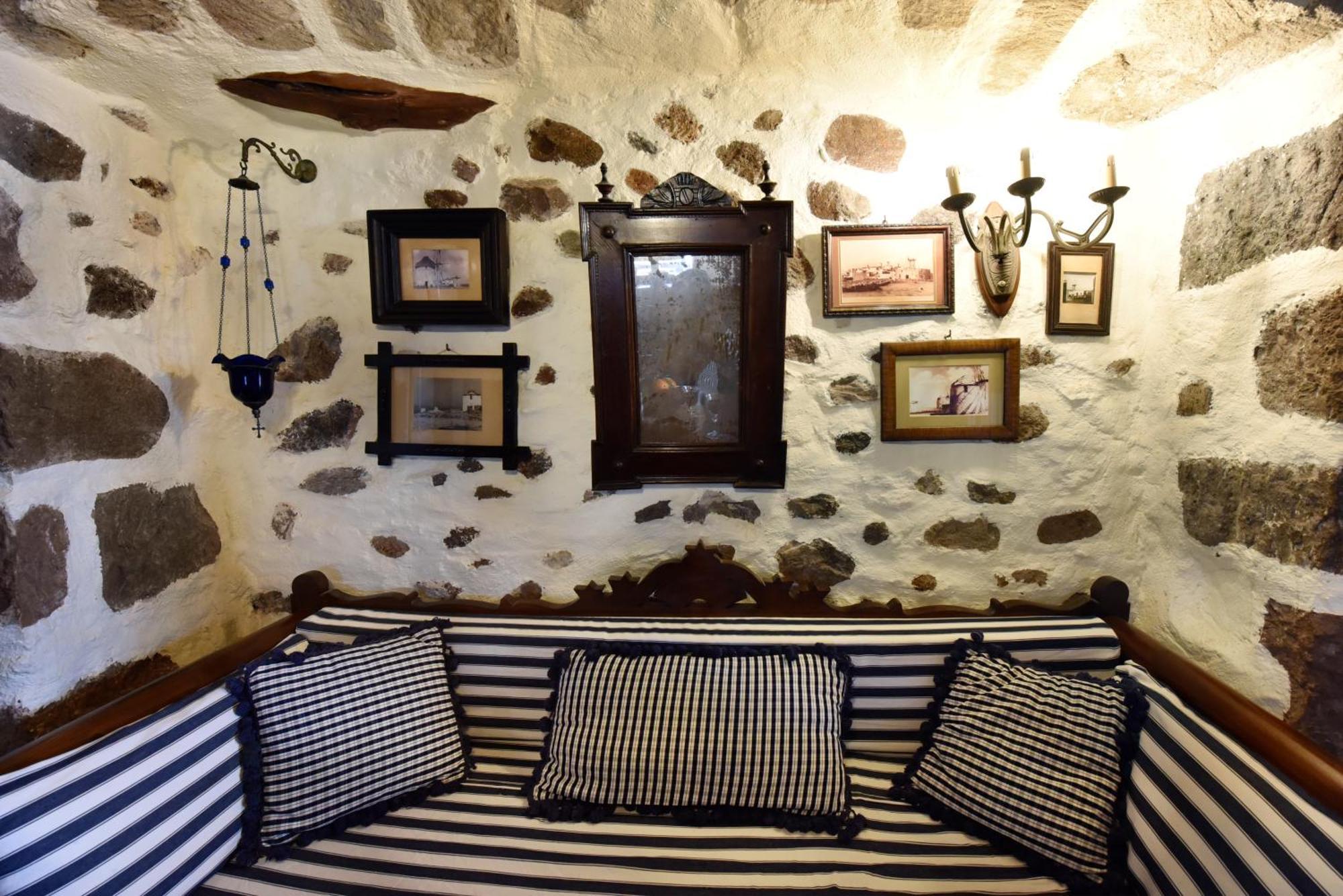 Anastasia'S Windmill And Anastasia'S Studio Plaka  Extérieur photo