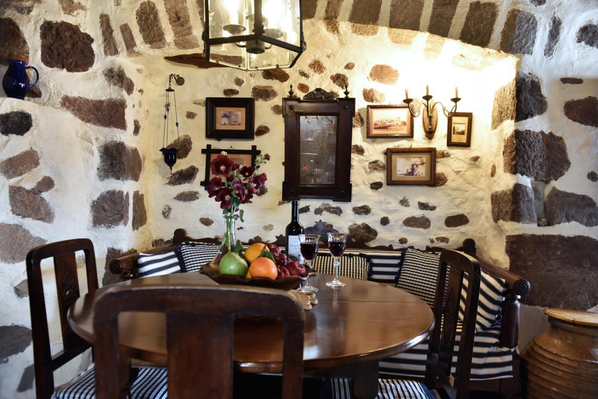 Anastasia'S Windmill And Anastasia'S Studio Plaka  Extérieur photo