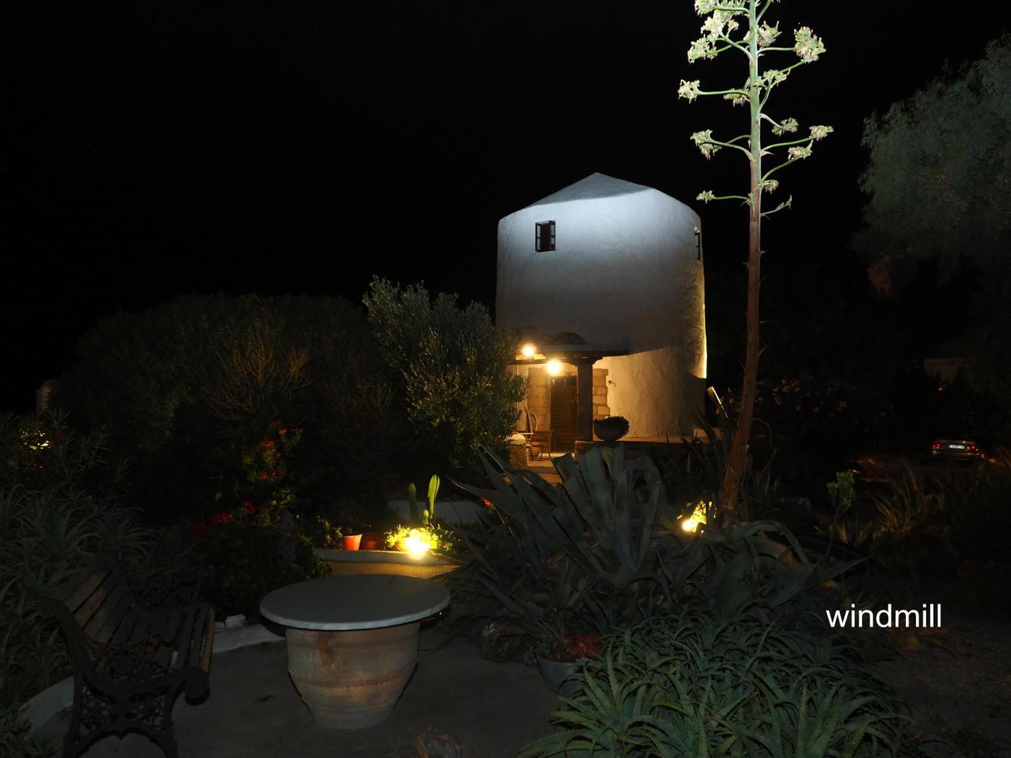Anastasia'S Windmill And Anastasia'S Studio Plaka  Extérieur photo